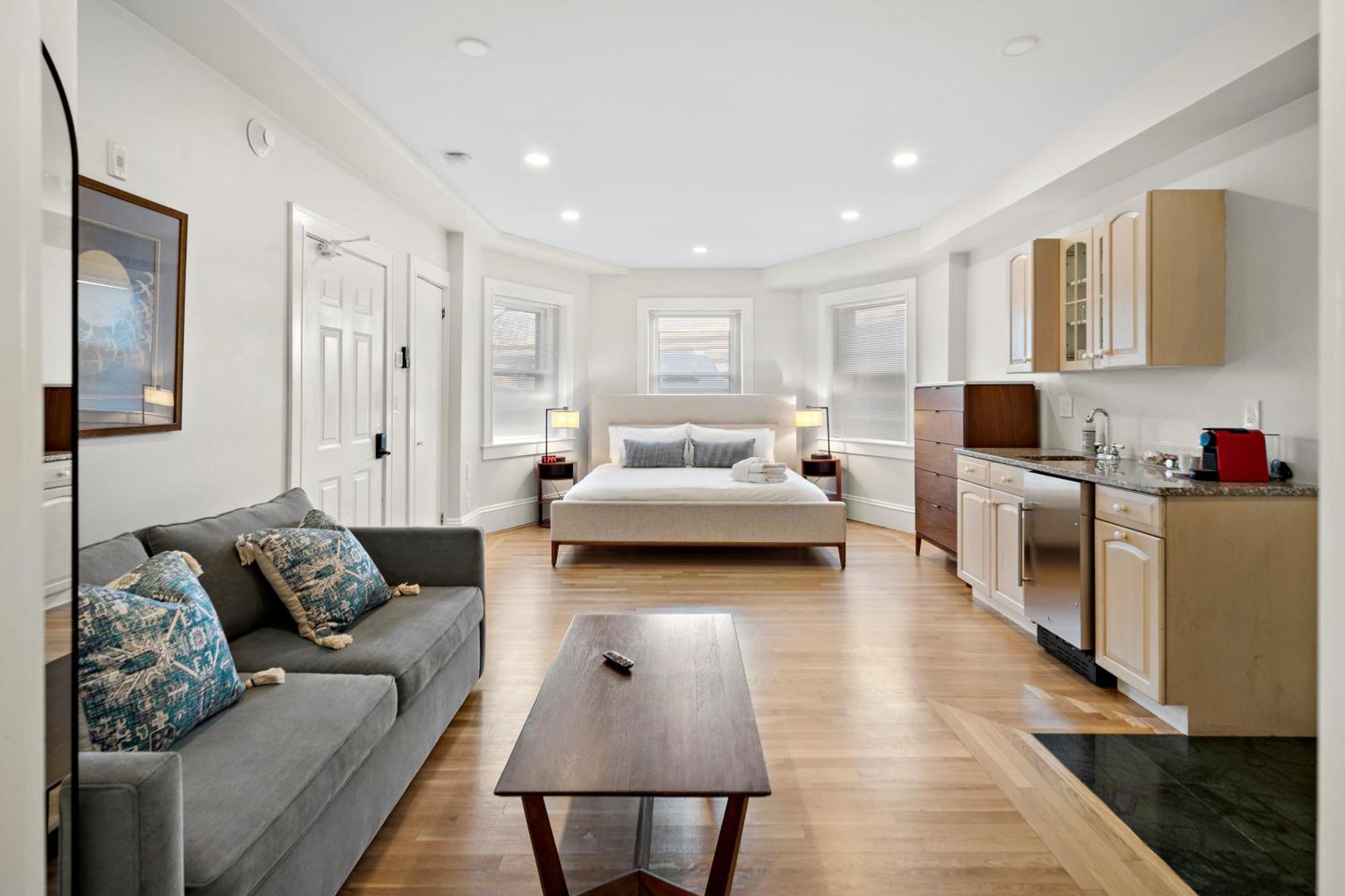 Charlesgate Suites Бостън Екстериор снимка